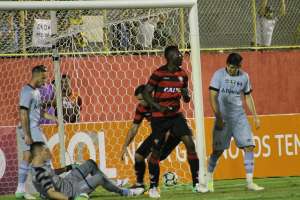BRASILEIRÃO: Flamengo recebe Coritiba e Barradão tem confronto direto contra a degola