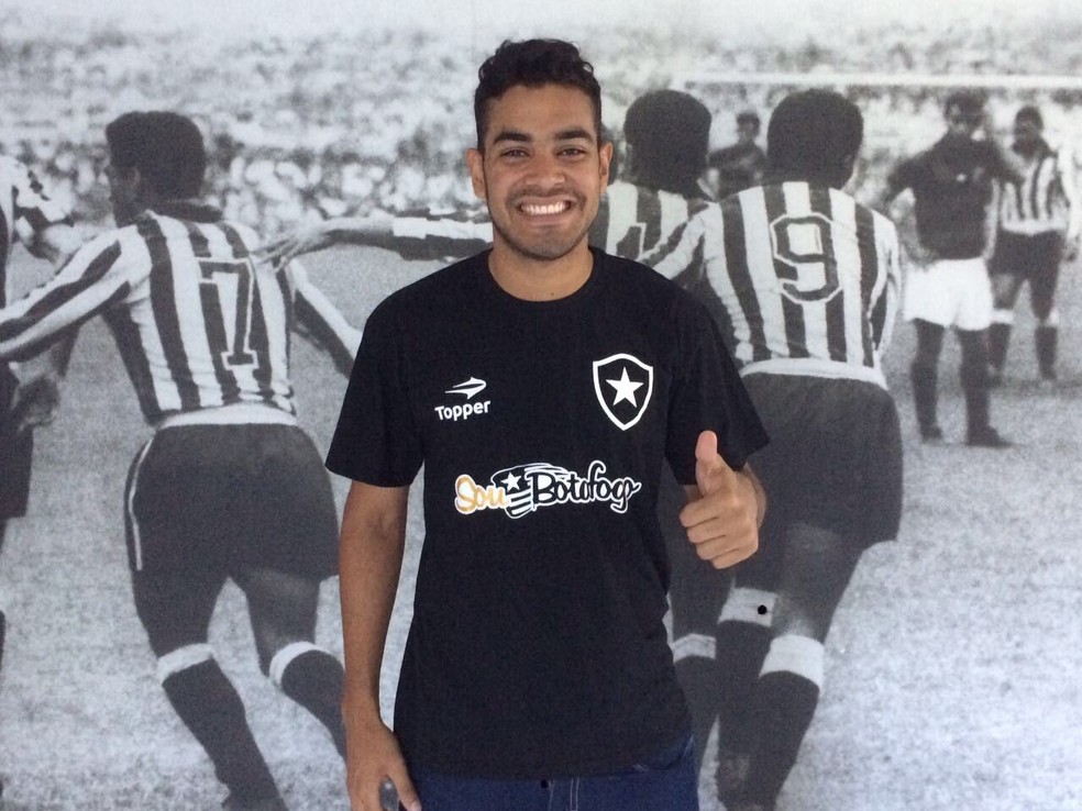 Trocado por Camilo, Brenner é oficializado como reforço do Botafogo 2 0002050255541 img