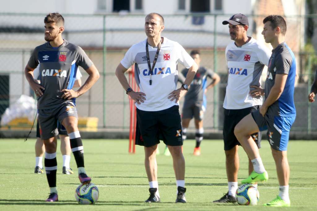 De volta ao Vasco, Milton Mendes descarta Nenê e testa atacantes da base 2 0002050255577 img