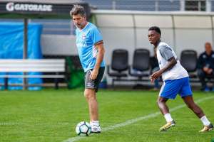 Dez times, 13 trocas, FI traz os técnicos 'sobreviventes' da dança das cadeiras