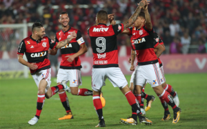 Flamengo x Coritiba - Pressionado e sem Diego, Fla tenta colar nos líderes