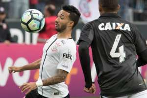 Destaque da Ponte Preta no Paulistão, o meia Clayson espera a 'hora certa' no Corinthians