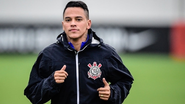 Giovanni Augusto treina como titular e vira substituto de Jadson no Corinthians 2 0002050255722 img