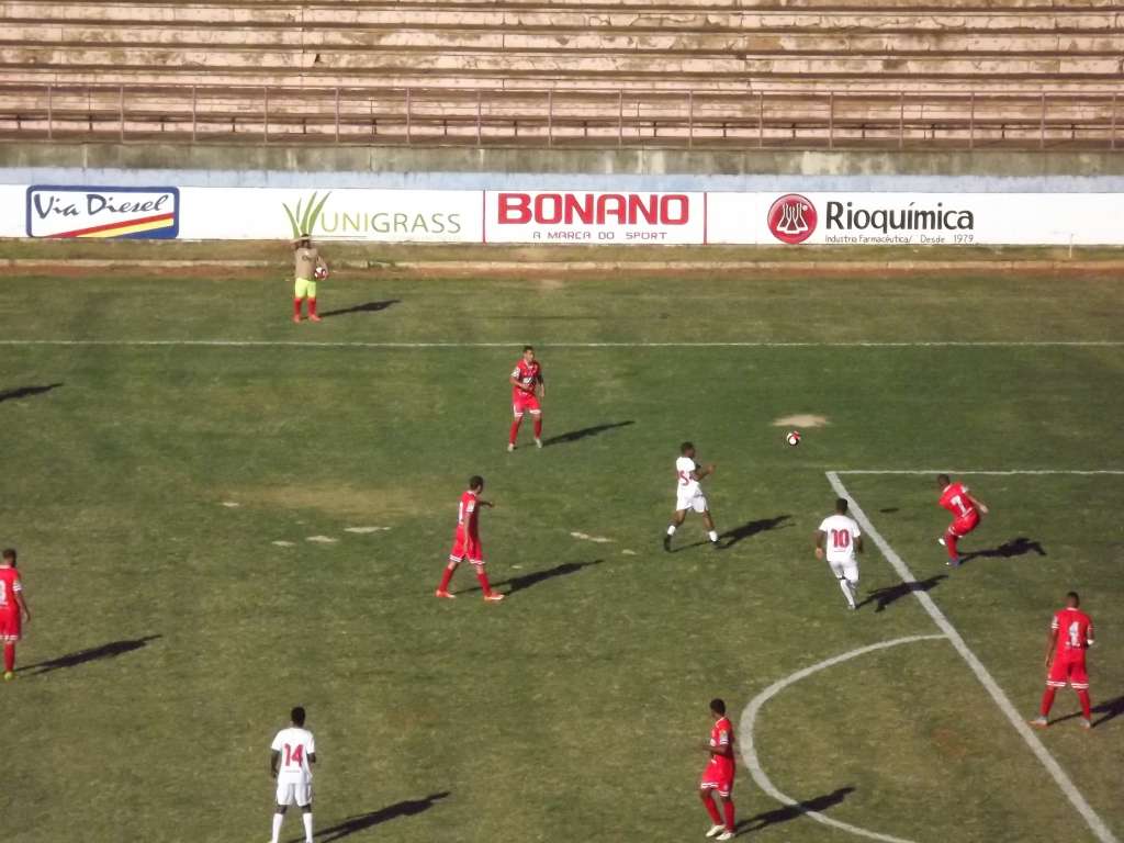 Todos os gols da partida saíram no segundo tempo