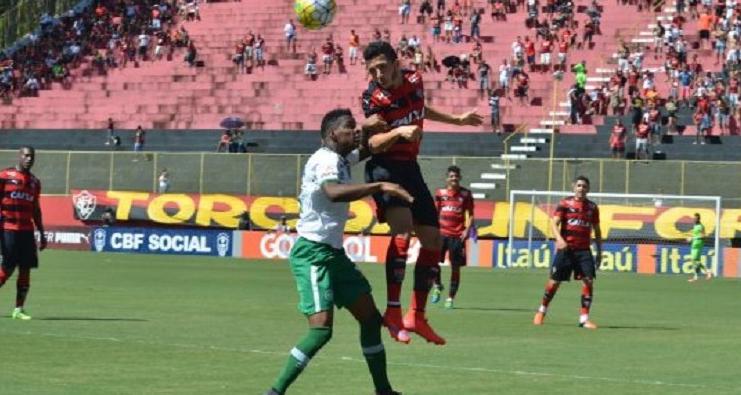 Vitória voltou a falhar na defesa e chegou aos 29 gols sofridos, piro defesa do Brasileirão