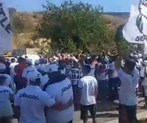 Torcedores do Atlético-MG protestam em frente ao CT do clube: 'Eu quero é raça'
