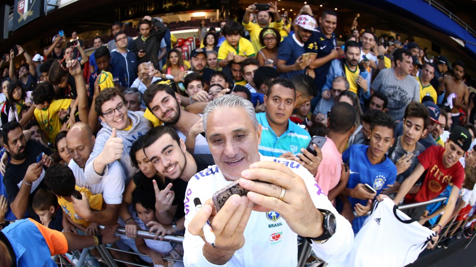 Perto de convocação, Tite vai ao Maracanã ver Fluminense e Corinthians