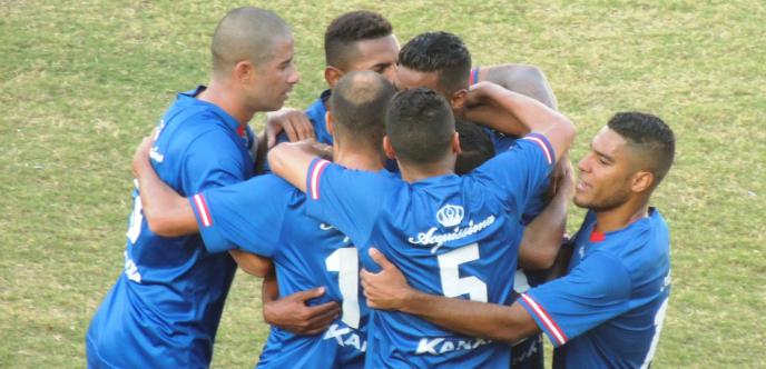 São Caetano fez dois gols nos minutos finais e comemorou muito a vitória sobre a Portuguesa