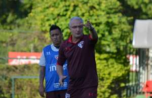 Dorival Jr divulga lista com 23 relacionados no São Paulo para enfrentar o Grêmio