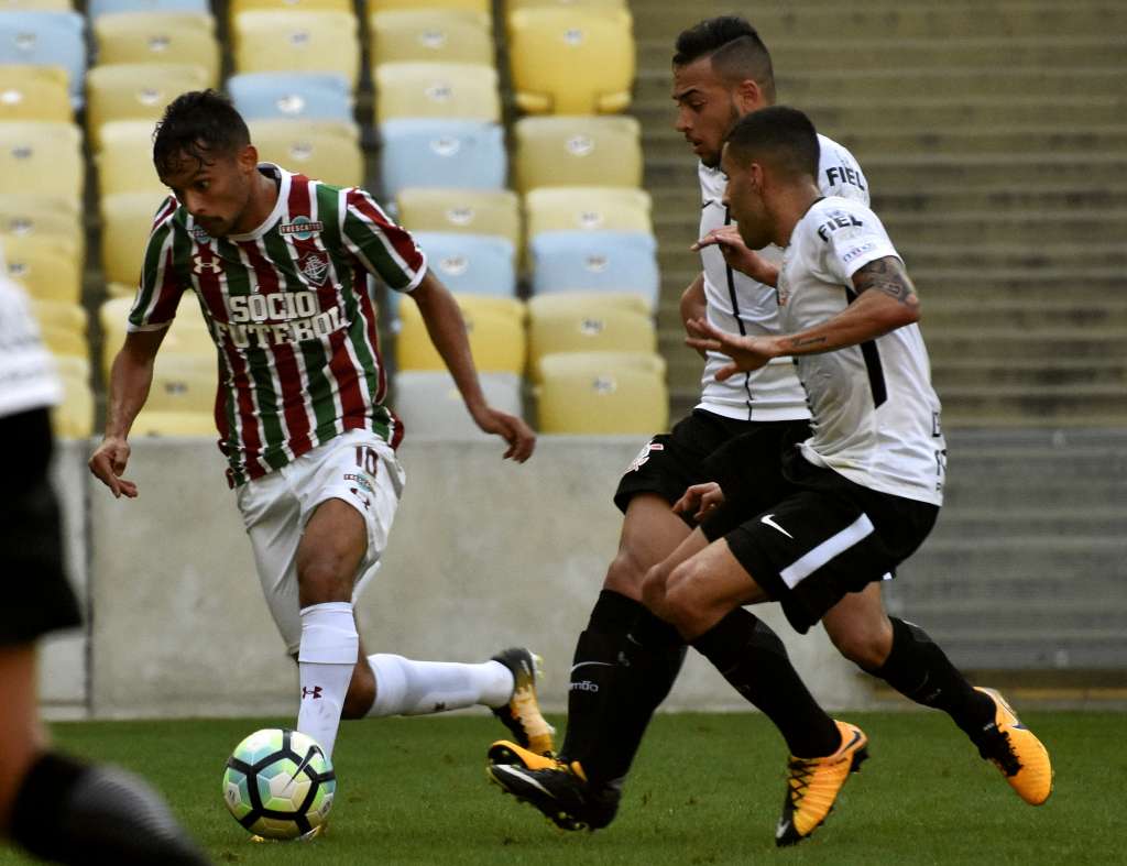 Carille destaca equilíbrio tático do Corinthians em vitória no Maracanã