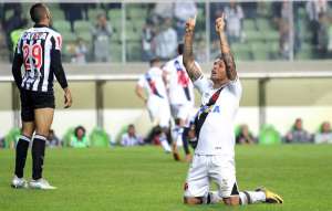 Atlético-MG 1 x 2 Vasco - Paulinho marca dois e entra para a história