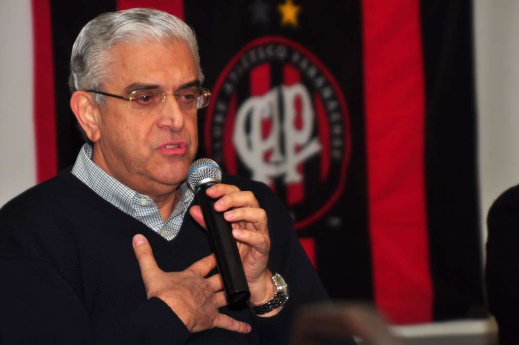 Mario Celso Petraglia pede pra ser afastado das funções no Atlético-PR