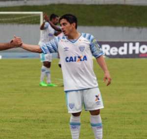 Lucas Otávio comemora vitória do Avaí sobre o Cruzeiro: “Estamos subindo”
