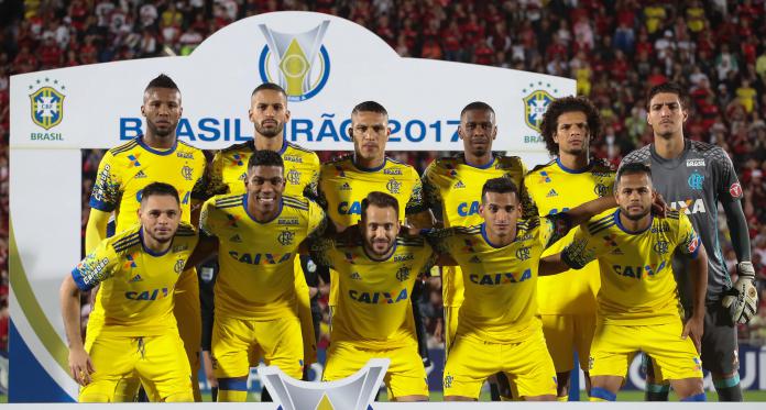 Flamengo, mesmo de amarelão, está na briga pelo vice-título brasileiro