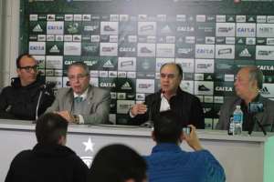 Marcelo Oliveira é apresentado no Coritiba: 'eu sabia que um dia voltaria'