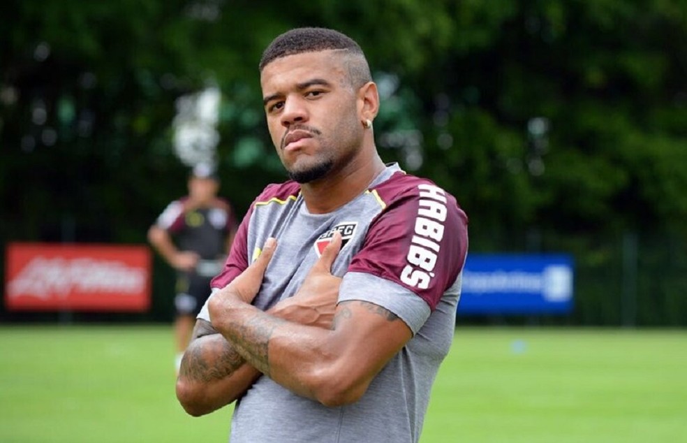 Junior Tavares passa de alvo dos europeus a reserva na lateral do São Paulo 2 0002050256621 img