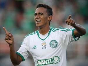 Ex-Palmeiras assina com Vitória e é o 1º reforço da ‘Era Mancini’