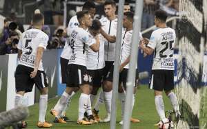 Carille vê Pedrinho com potencial para brilhar até na seleção