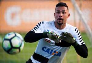 Vladimir já treina com bola e projeta retorno ao Santos semana que vem