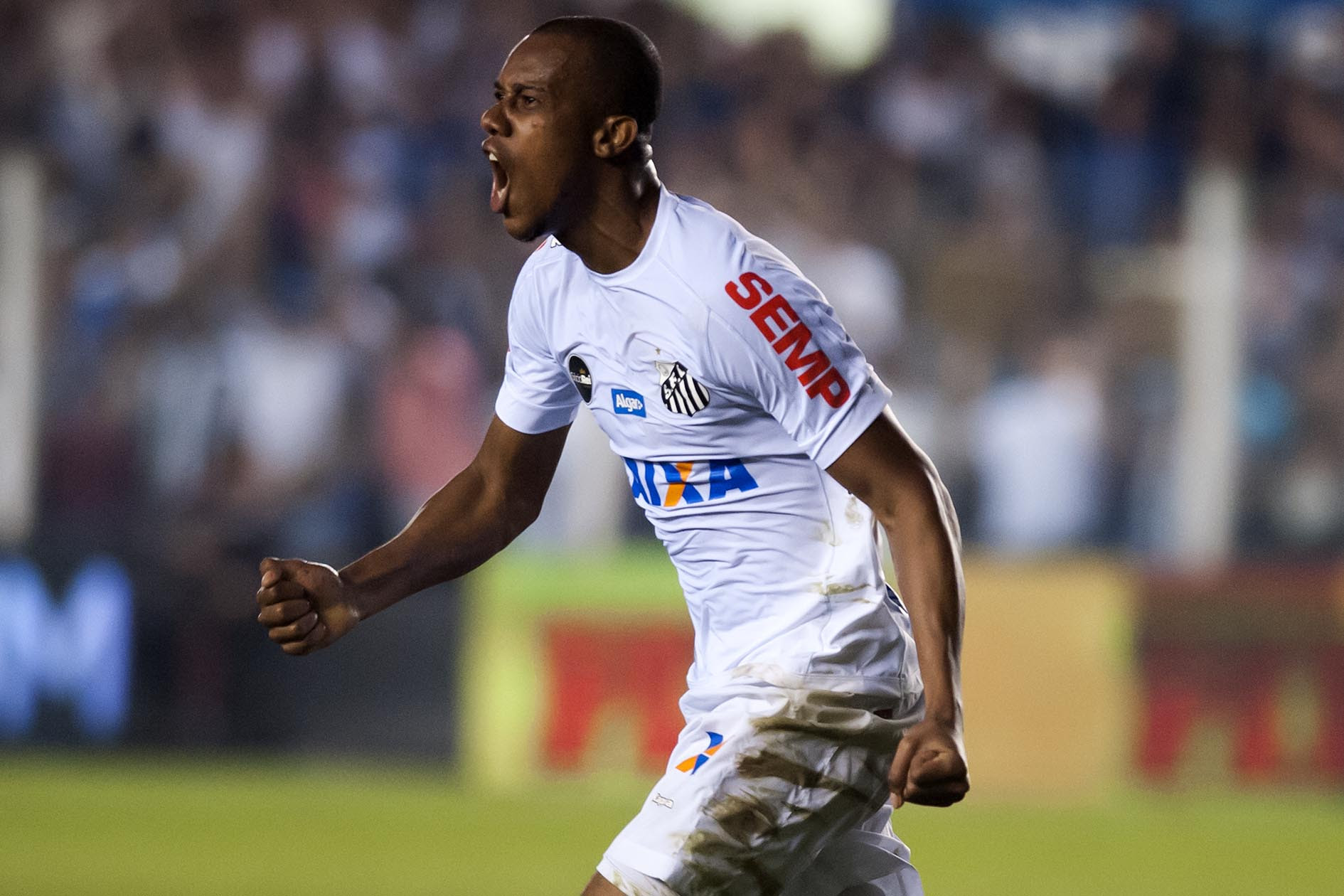 Copete vira o artilheiro estrangeiro do Santos: “Trocaria gols pela classificação”