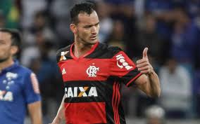 Réver reconhece falhas contra o Santos e vê Flamengo ofensivo contra Corinthians