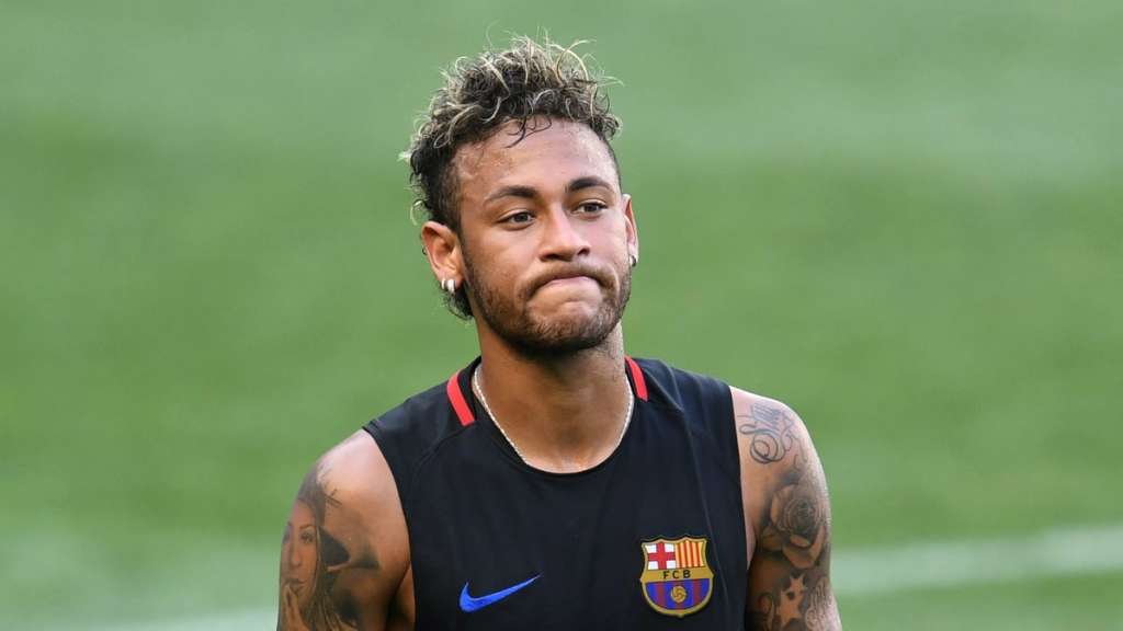 Neymar cancelou a sua presença num evento publicitário na China devido a assuntos relacionados com uma transferência