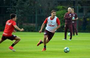 Dois jogos abrem a 17ª rodada da Série A neste sábado