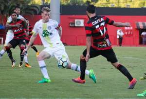Vinícius Eutrópio pede concentração jogo a jogo para a Chape alçar voos maiores