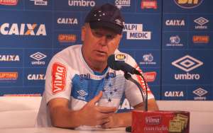 Mano enaltece chegada de Mancini ao Vitória e pede Cruzeiro cauteloso