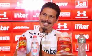 Na reestreia de Hernanes, São Paulo busca primeira vitória fora de casa