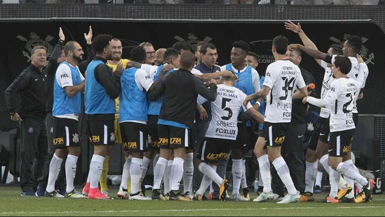 BRASILEIRÃO: Corinthians é campeão do primeiro turno e São Paulo fica fora do Z4 2 0002050257650 img