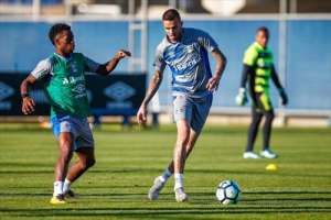 Ainda sem definição, Grêmio analisa proposta da Sampdoria por atacante