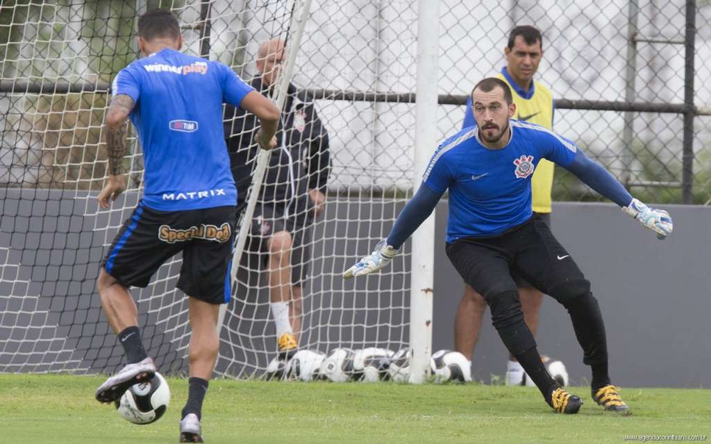 Walter tem luvas para receber do Corinthians. (Foto: Daniel Augusto Jr / Agência Corinthians)