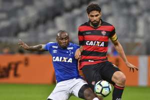 Respaldo do elenco a Vagner Mancini motiva Vitória contra a Ponte Preta