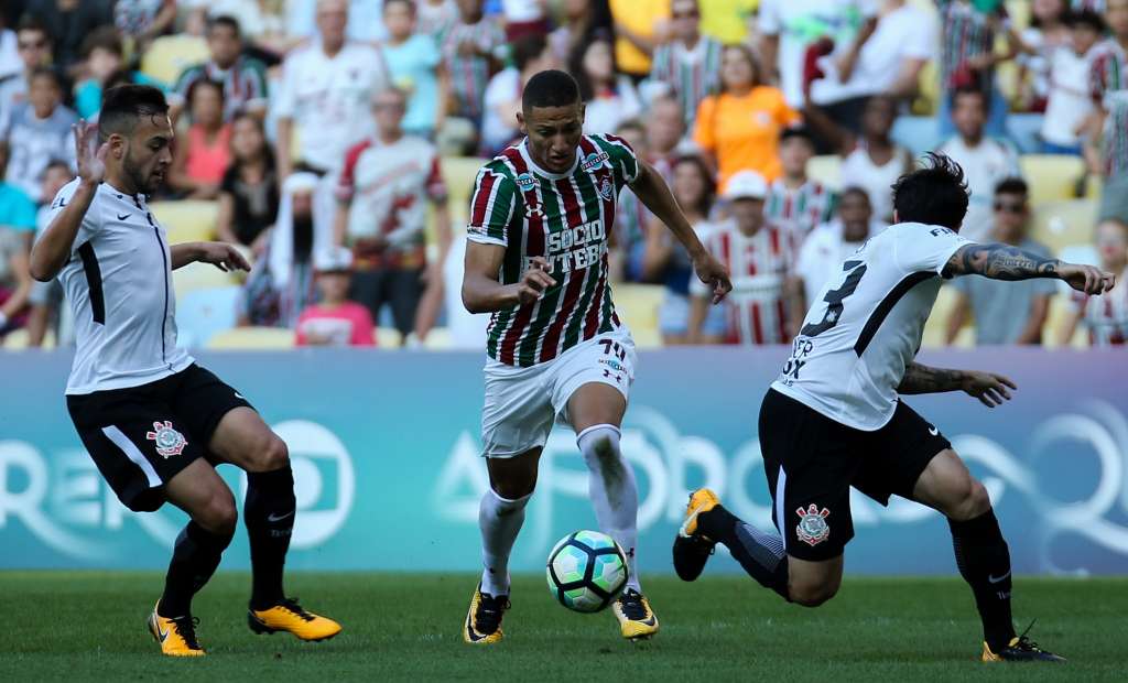 Ainda sob impacto da morte do filho de Abel Braga, Fluminense enfrenta o Sport