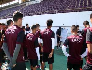 Copa Paulista: Após “susto”, PC de Oliveira comanda primeiro treino da Ferroviária