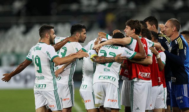 Palmeiras vence o Botafogo no Nilton Santos Palmeiras vence o Botafogo no Nilton Santos