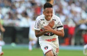 São Paulo encara o Coritiba e espera dificuldades para furar retranca