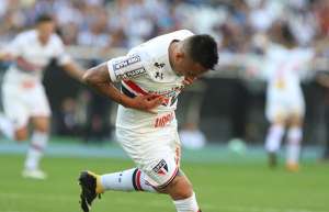 São Paulo x Coritiba e Atlético-PR x Avaí agitam zona de rebaixamento