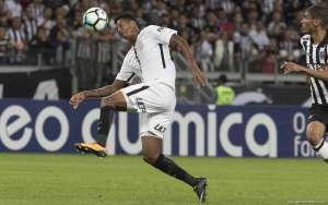 Jô diz que paciência e organização são as virtudes do Corinthians
