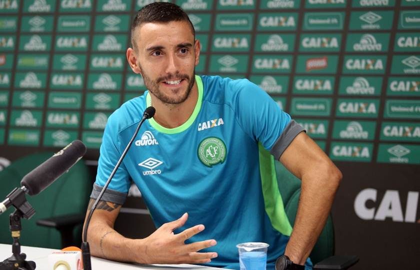 Alan Ruschel celebra volta ao futebol e fala em ‘frio na barriga’ contra o Barça