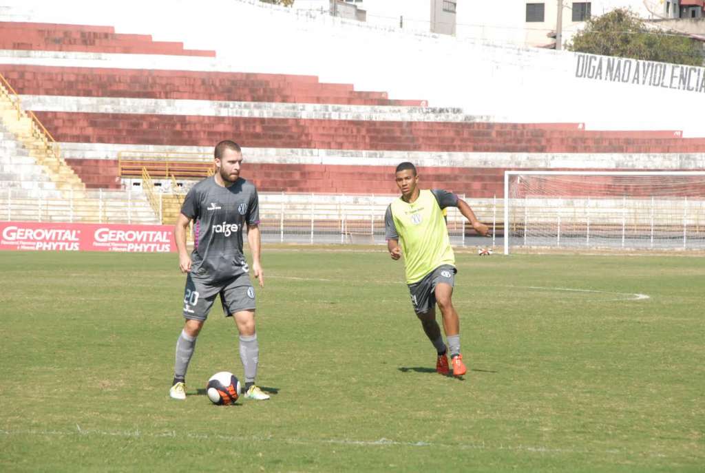 Em busca da trinca, XV recebe o Linense no Barão