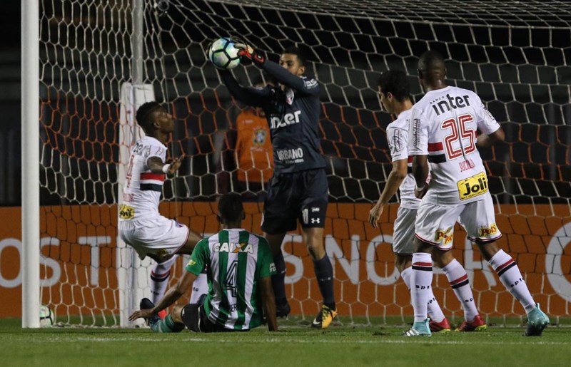 Após derrota, Renan Ribeiro acredita que a torcida não vai abandonar o São Paulo 2 0002050258619 img