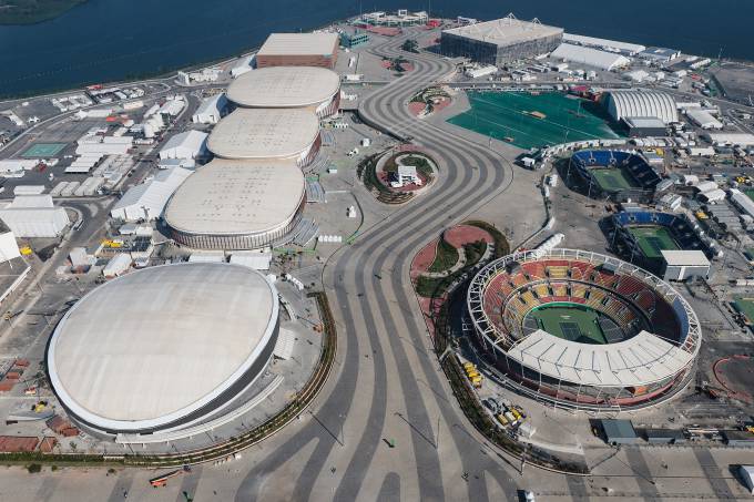 Eduardo Paes inaugura arena do handebol para os Jogos Olímpicos