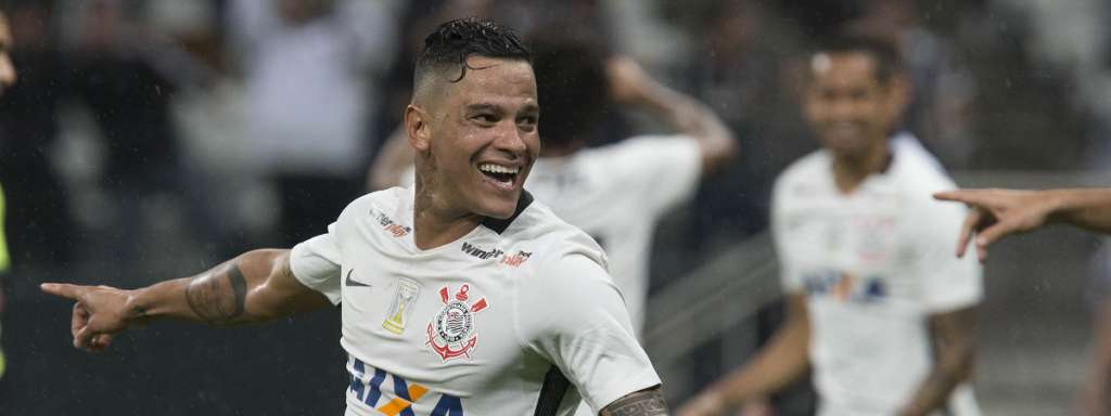 Giovanni Augusto não tem conseguido desempenhar um bom futebol no Corinthians