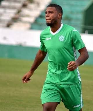 Série B: Vadão fecha o treino apronto do Guarani e deixa mistério na escalação
