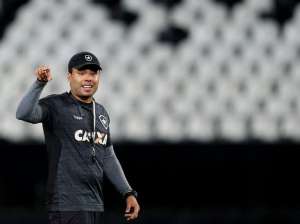 Com cabeça na Libertadores, Jair confirma Botafogo misto diante do Cruzeiro