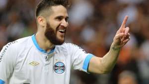 Com desfalques de Barrios e Edilson, Grêmio pode ter retorno de lateral-esquerdo