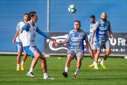 Renato fecha treino e mantém mistério no Grêmio para encarar o Atlético-MG 2 0002050258923 img