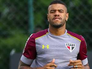 Lateral se recupera de lesão e volta a ser relacionado no São Paulo